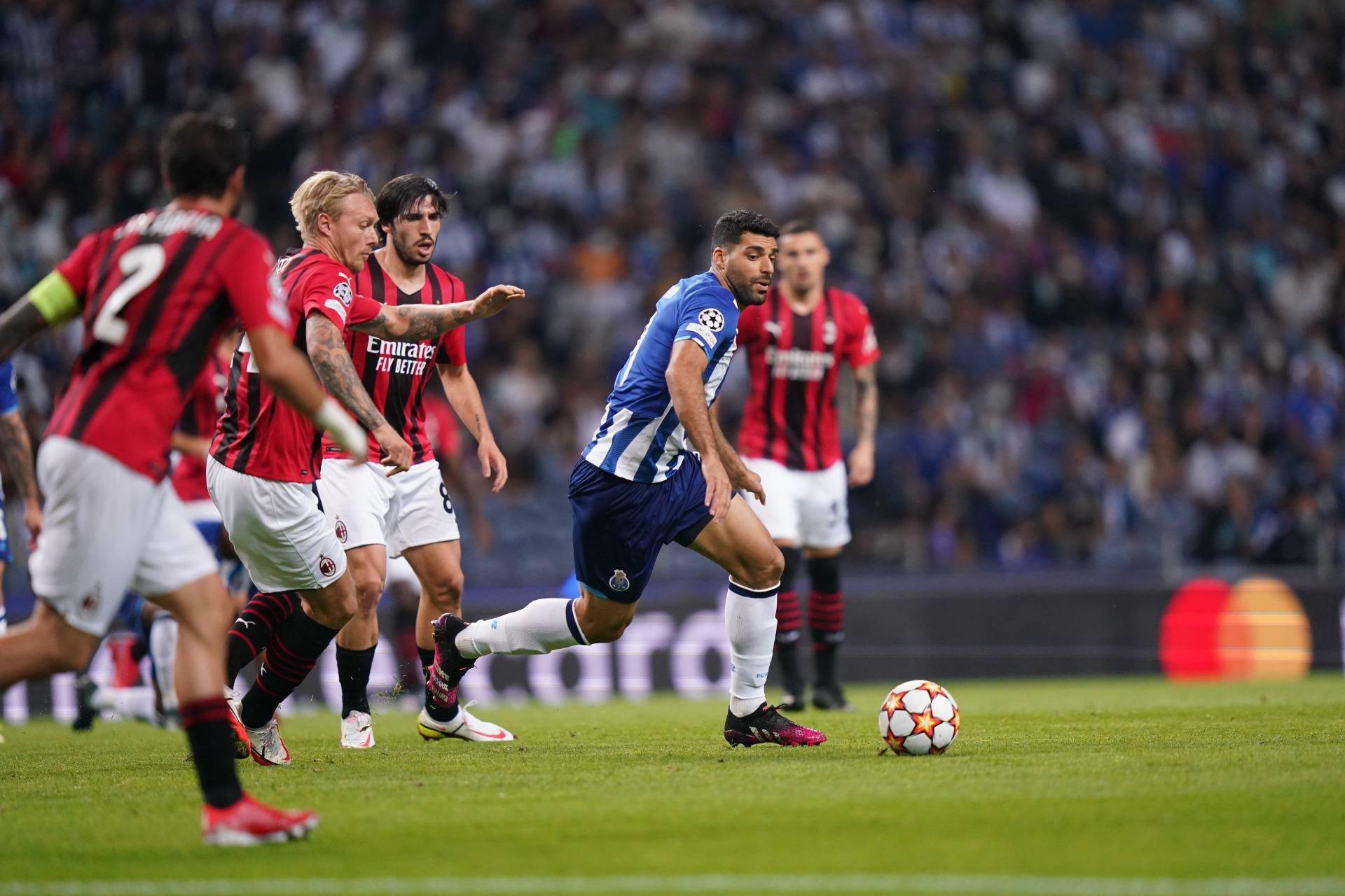 风云突变布鲁克林篮网赛前再遭质疑，葡超版图或变，话题不断，团队化学反应显著(上海男篮外援风云变幻)-九游下载安装