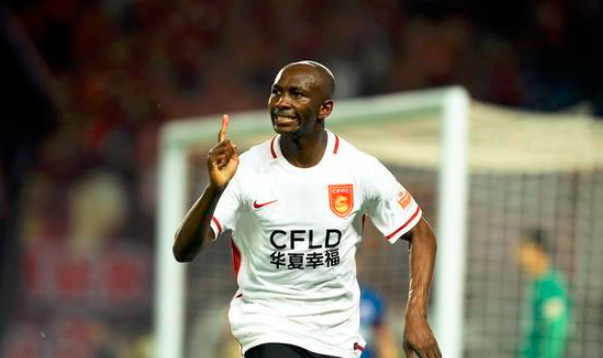 风云突变！上海申花今晚完成体检；法甲版图或变；悬念犹存；轮换策略成焦点(上海绿地申花年球衣)